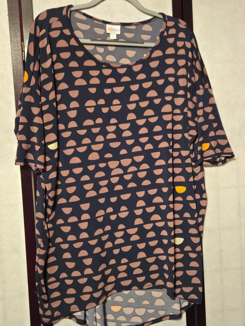 LuLaRoe Navy and Blush Geometric Short Sleeve Tee
